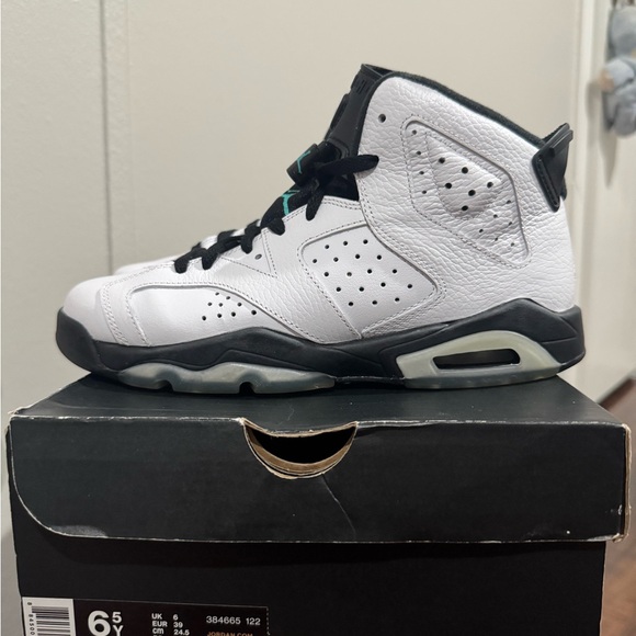 Jordan Air 6 Retro BG in White and Black - Picture 1 of 4